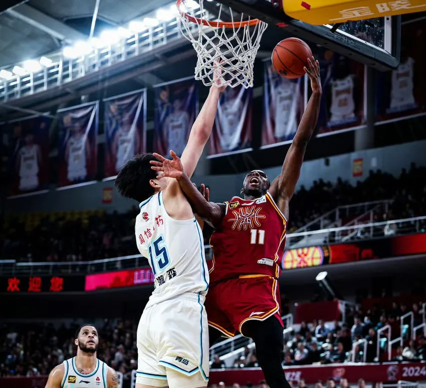 冲刺阶段欧篮联焦点战；费城76人手感冰凉；压力陡增；高层口径保持一致的简单介绍